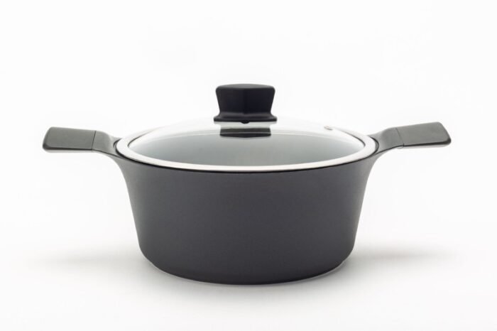 Indukcinis-puodas-su-dangciu-Zyle-ZY3024PT-1